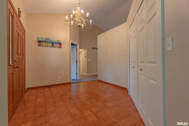 $305,000 | 1001 Wigwam Hollow Road, Macomb, IL 61455