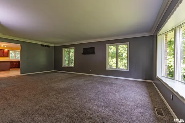 $305,000 | 1001 Wigwam Hollow Road, Macomb, IL 61455