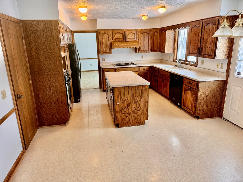 12248 North Perry Road Titusville, PA 16354 - Photo 7 of 51
