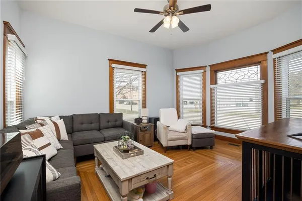 $469,000 | 200 East Berry Street, Hamilton, MO 64644