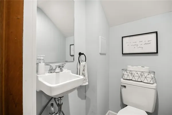 $469,000 | 200 East Berry Street, Hamilton, MO 64644