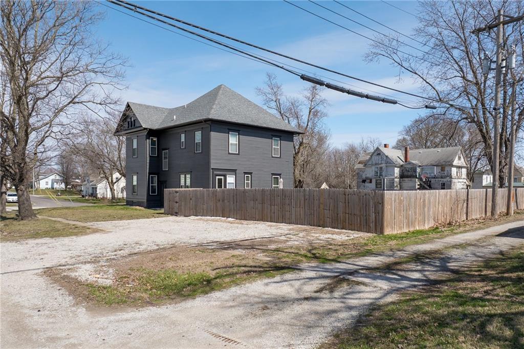 200 East Berry Street Hamilton, MO 64644 - Photo 4 of 54