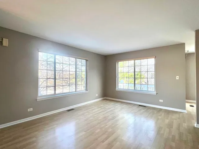 $2,900 | 3356 Ravinia Circle, Unit 3356, Aurora, IL 60504