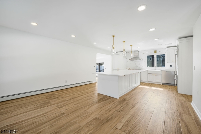 15 Glen Road Parsippany, NJ 07054 - Photo 2 of 33