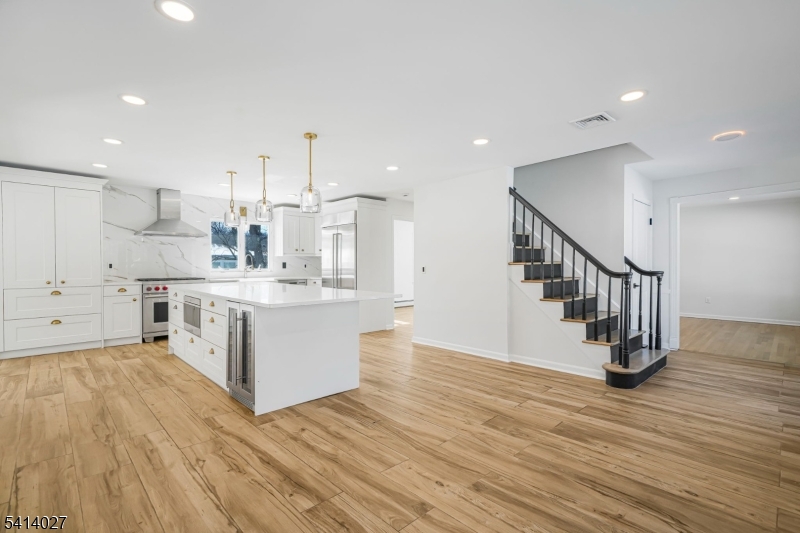 15 Glen Road Parsippany, NJ 07054 - Photo 4 of 33