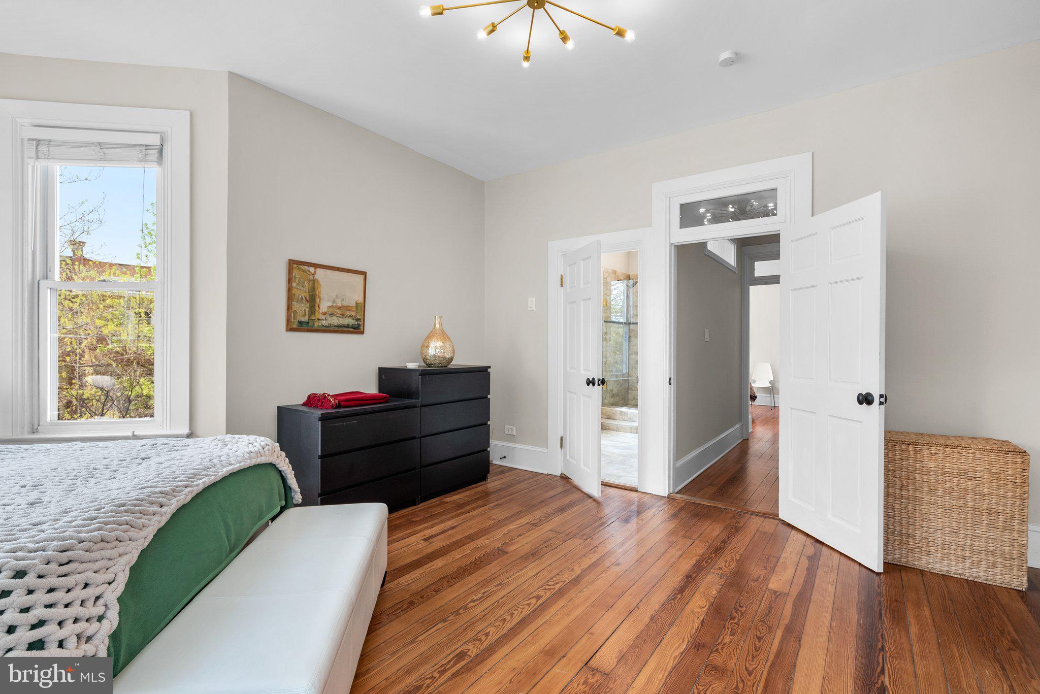 1625 First Street Northeast Washington, DC 20002 - Photo 21 of 38 Primary suite