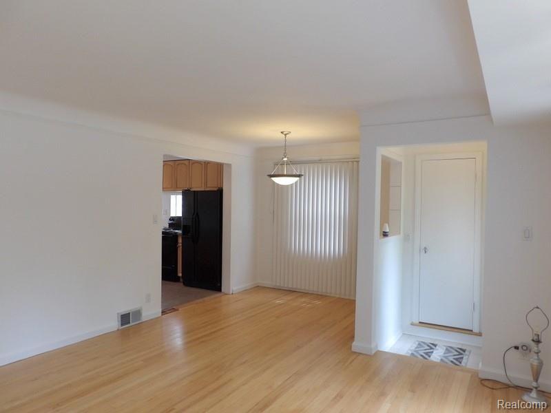 15418 Champaign Road Allen Park, MI 48101 - Photo 17 of 37