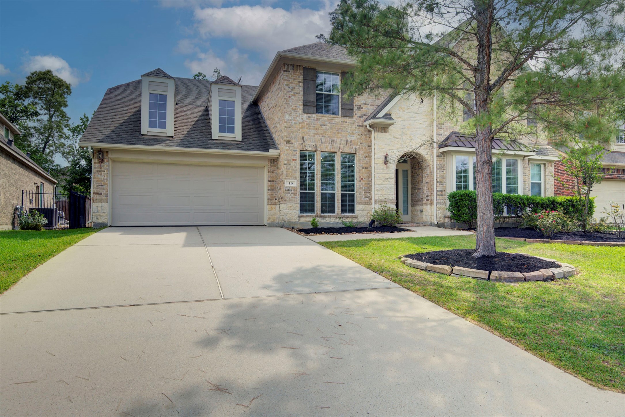 10 Chippewa Trail Spring, TX 77389 - Photo 1 of 46 Front