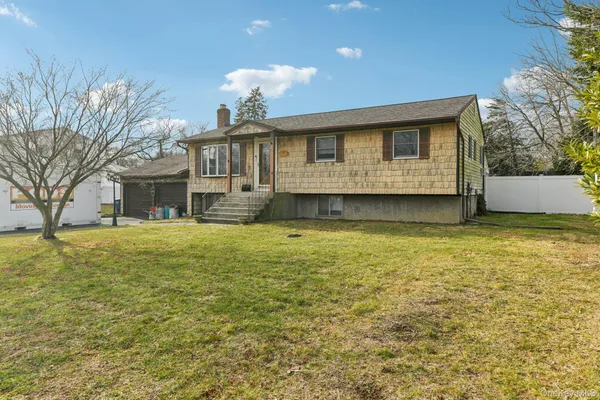 $550,000 | 44 Nadine Lane, Port Jefferson Station, NY 11776