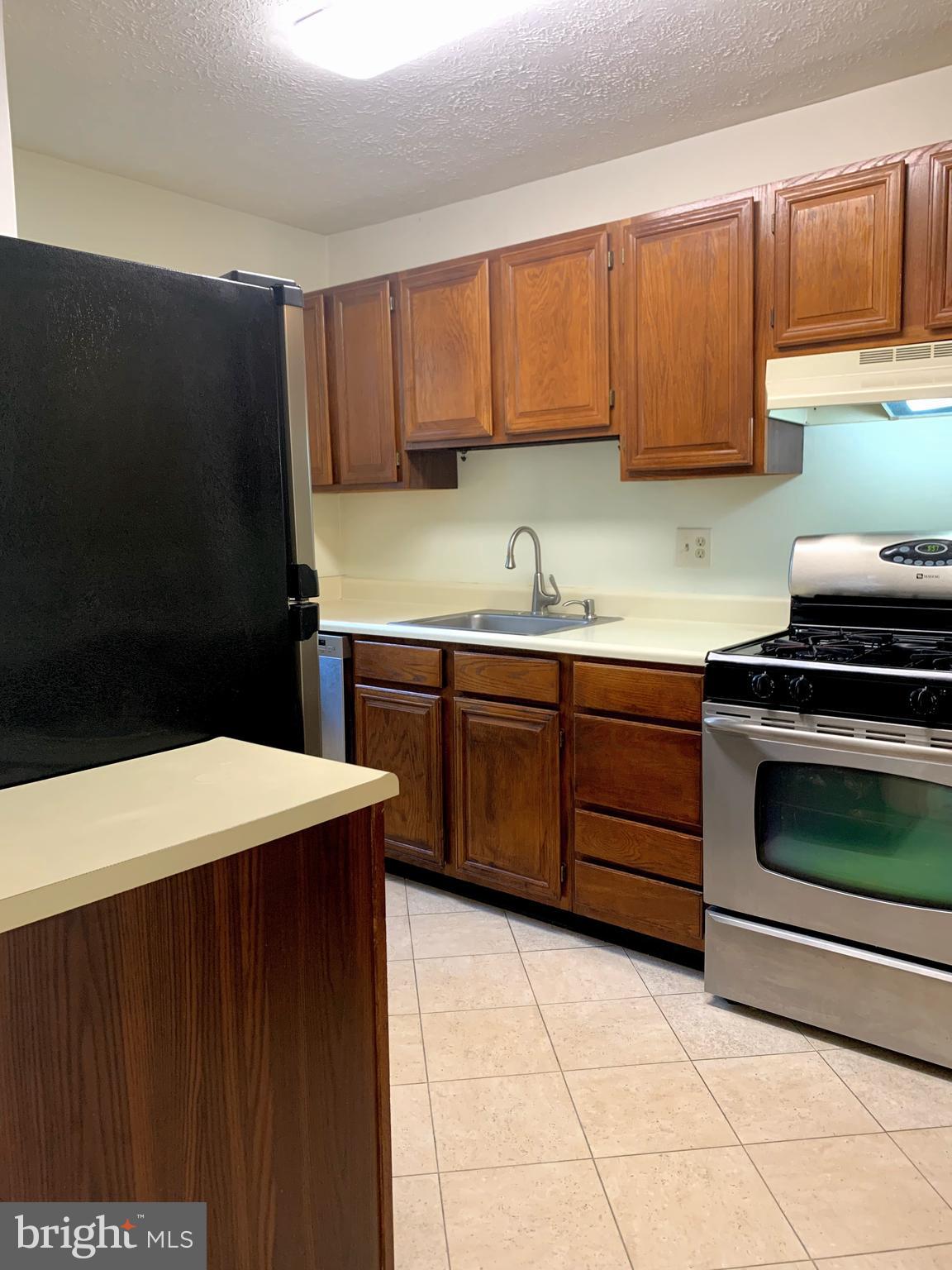 10015 Oakton Terrace Road, Unit 10015 Oakton, VA 22124 - Photo 4 of 26