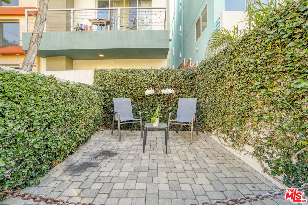 120 Fleet Street, Unit C Marina del Rey, CA 90292 - Photo 21 of 23 a couple of table and chair in the balcony