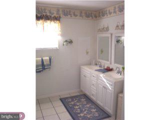 2304 Oakfield Road Warrington, PA 18976 - Photo 5 of 6 Gallery Image 5
