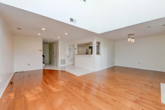 $3,750 | 816 Topsail Lane, Unit 816, Secaucus, NJ 07094