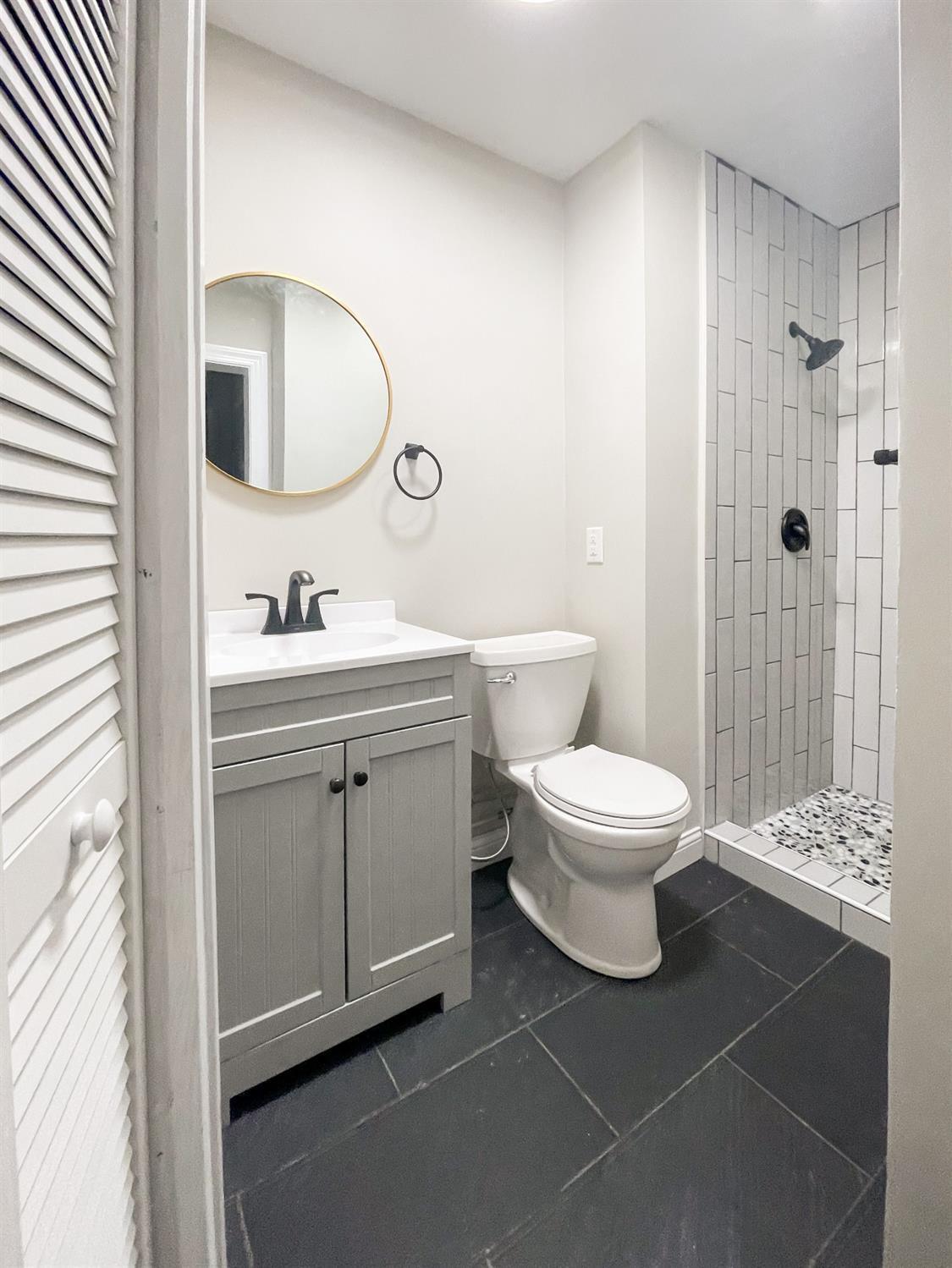 5668 Vogel Road Cincinnati, OH 45239 - Photo 23 of 44