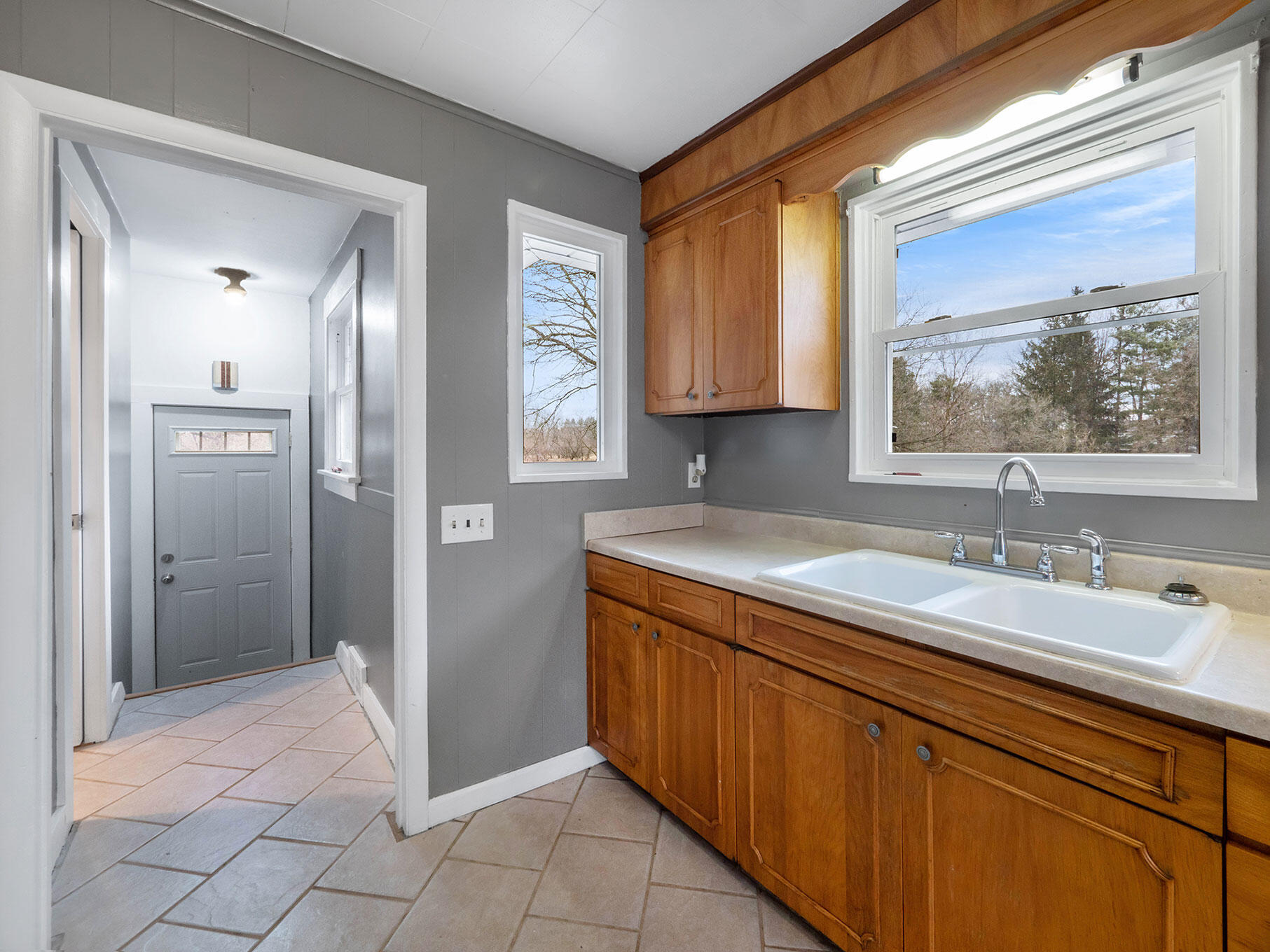 1594 Falahee Road Jackson, MI 49203 - Photo 12 of 35 12