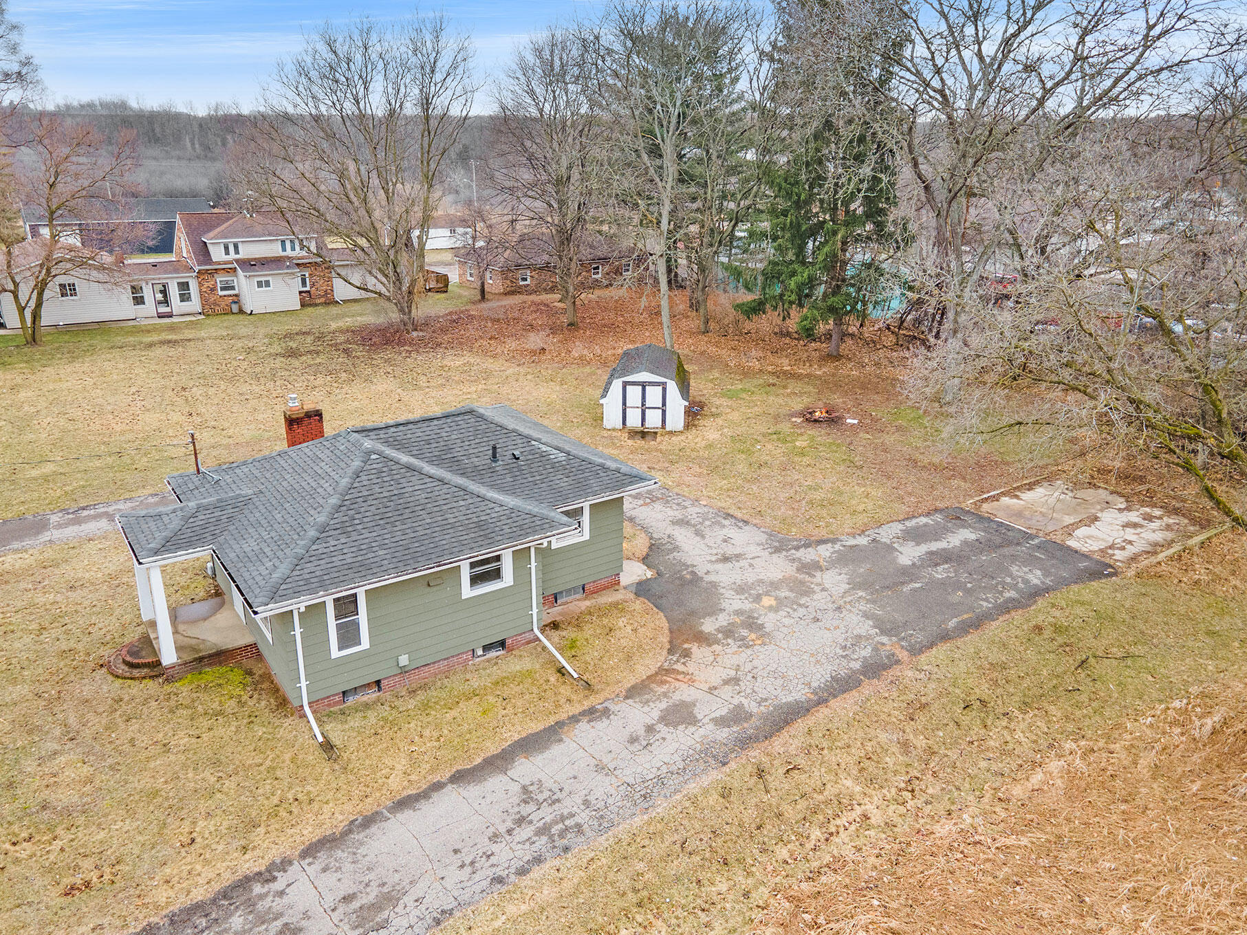 1594 Falahee Road Jackson, MI 49203 - Photo 2 of 35 2