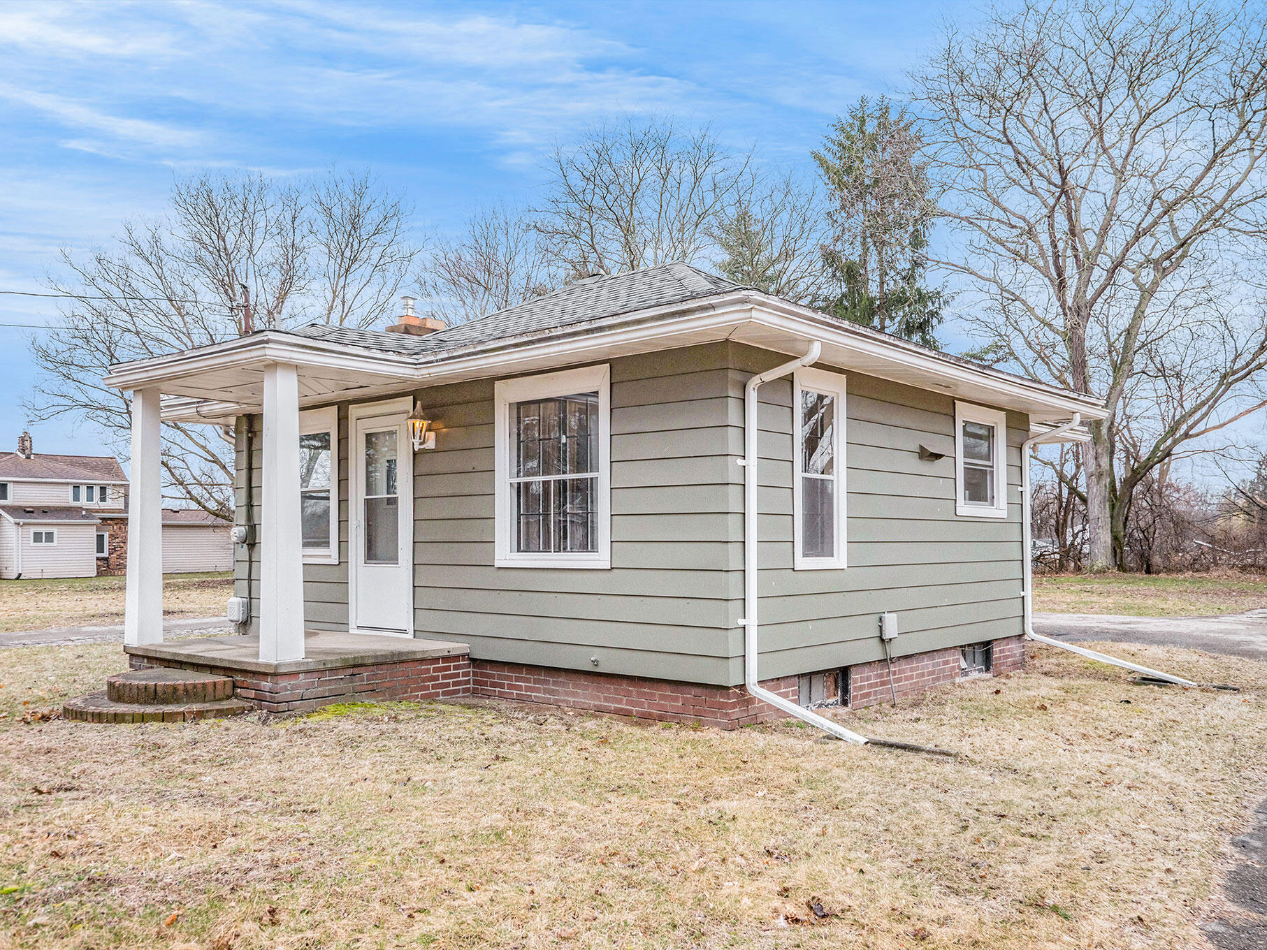 1594 Falahee Road Jackson, MI 49203 - Photo 4 of 35 4