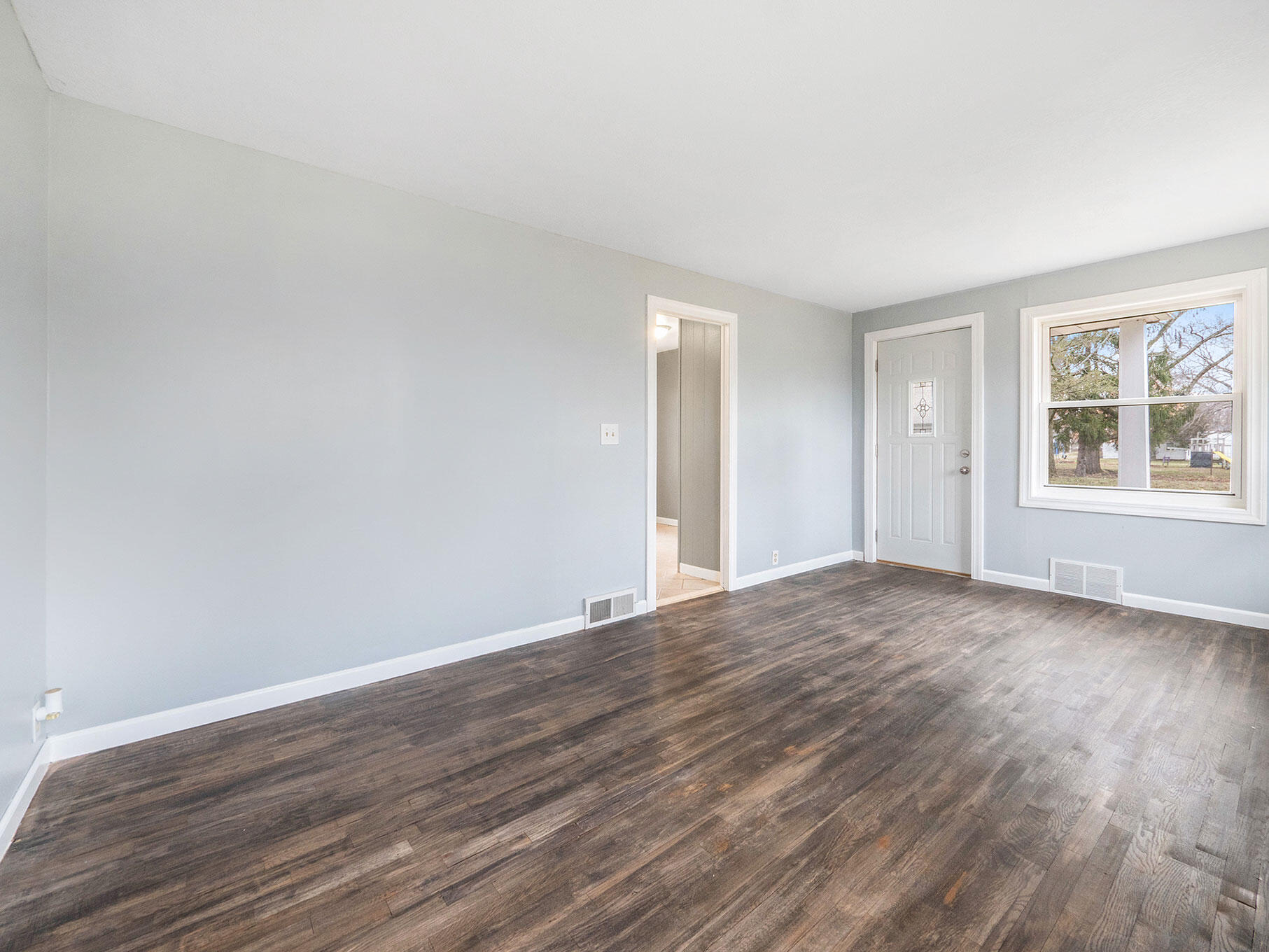 1594 Falahee Road Jackson, MI 49203 - Photo 5 of 35 5