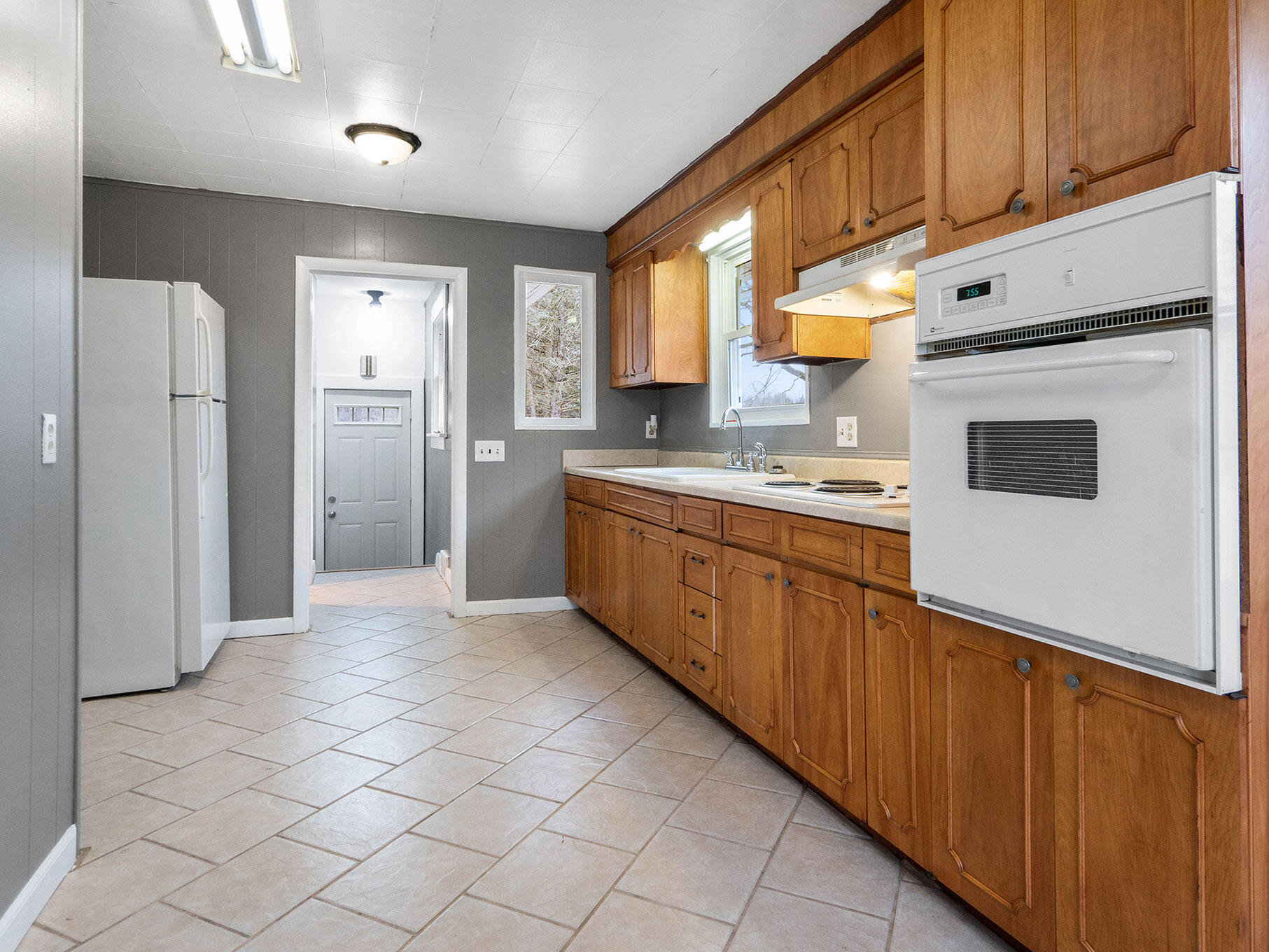 1594 Falahee Road Jackson, MI 49203 - Photo 9 of 35 9