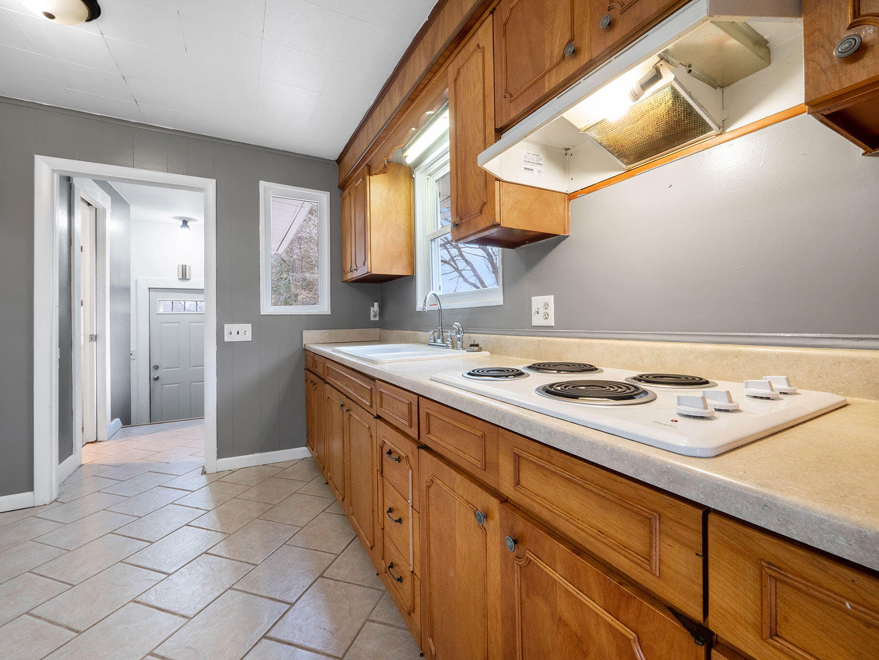 1594 Falahee Road Jackson, MI 49203 - Photo 10 of 35 10