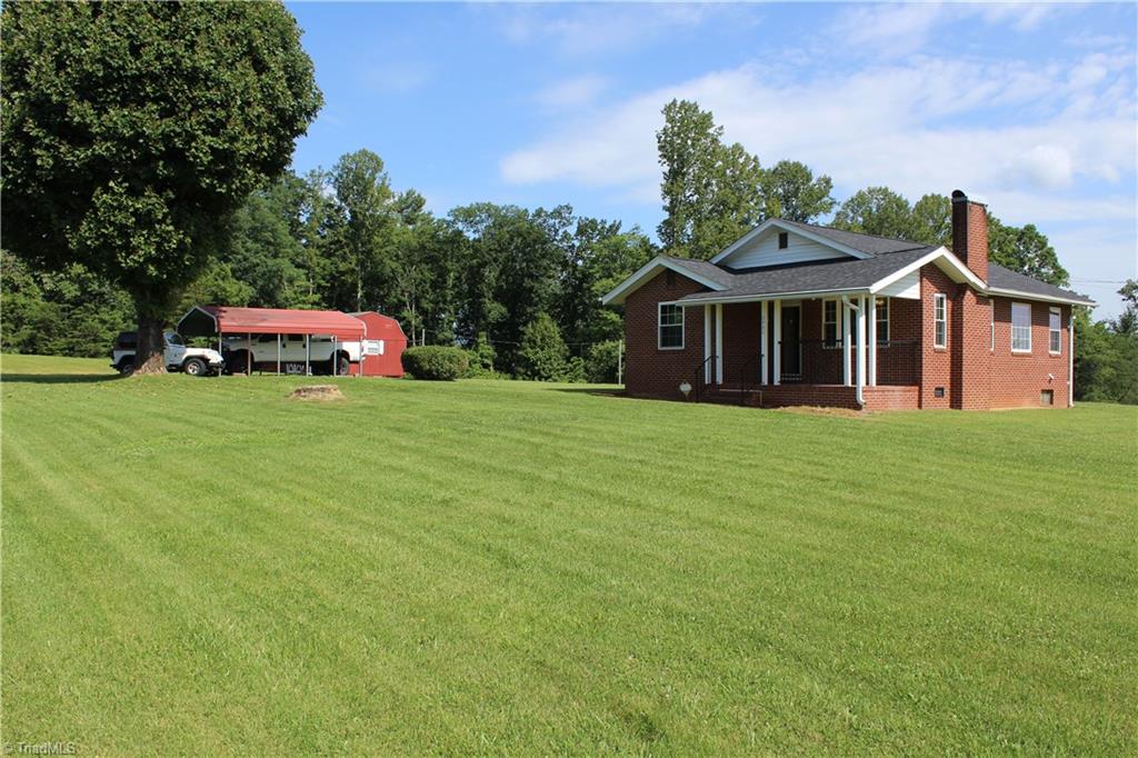 2480 Pipers Gap Road Mount Airy, NC 27030 - Photo 5 of 29 Gallery Image 5
