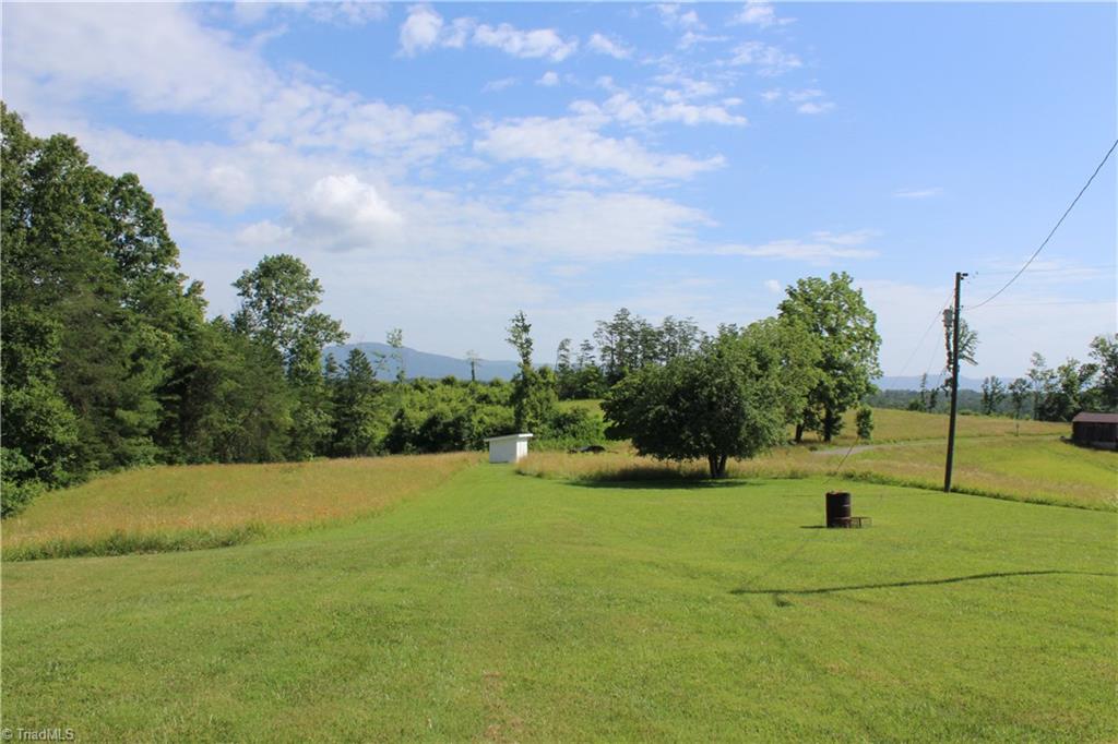 2480 Pipers Gap Road Mount Airy, NC 27030 - Photo 10 of 29 Gallery Image 10