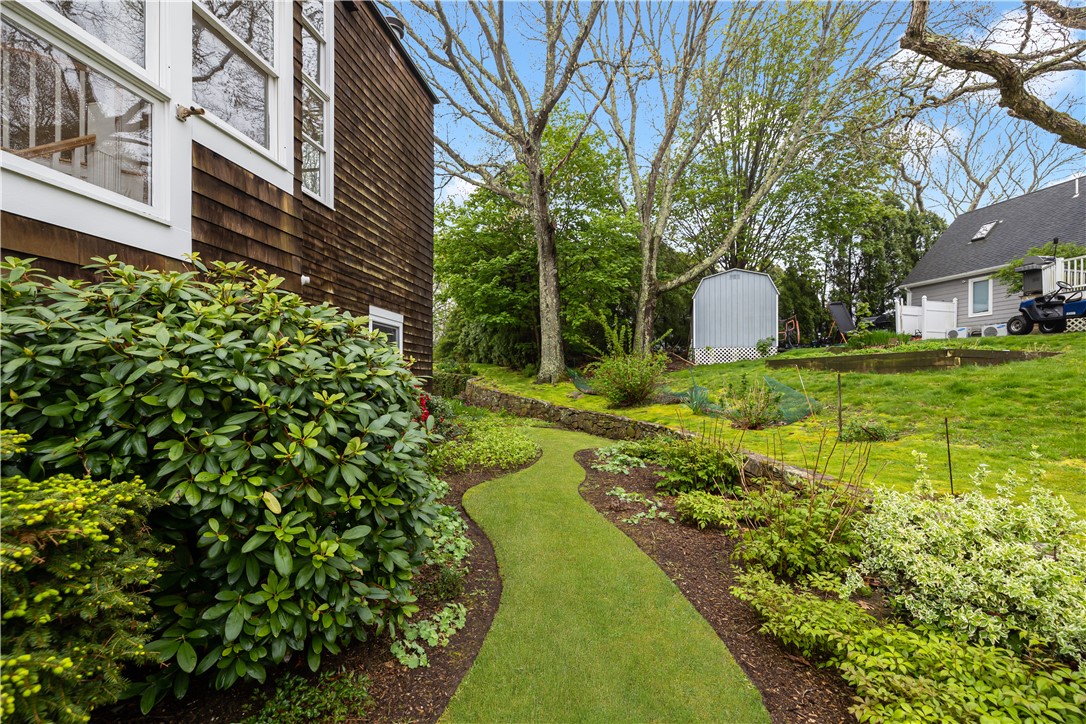 7 Spring Cove Road Narragansett, RI 02882 - Photo 3 of 33