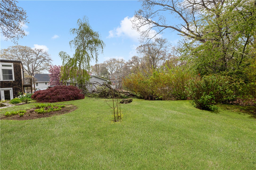 7 Spring Cove Road Narragansett, RI 02882 - Photo 5 of 33