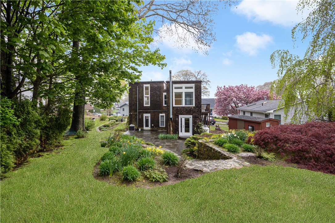 7 Spring Cove Road Narragansett, RI 02882 - Photo 6 of 33