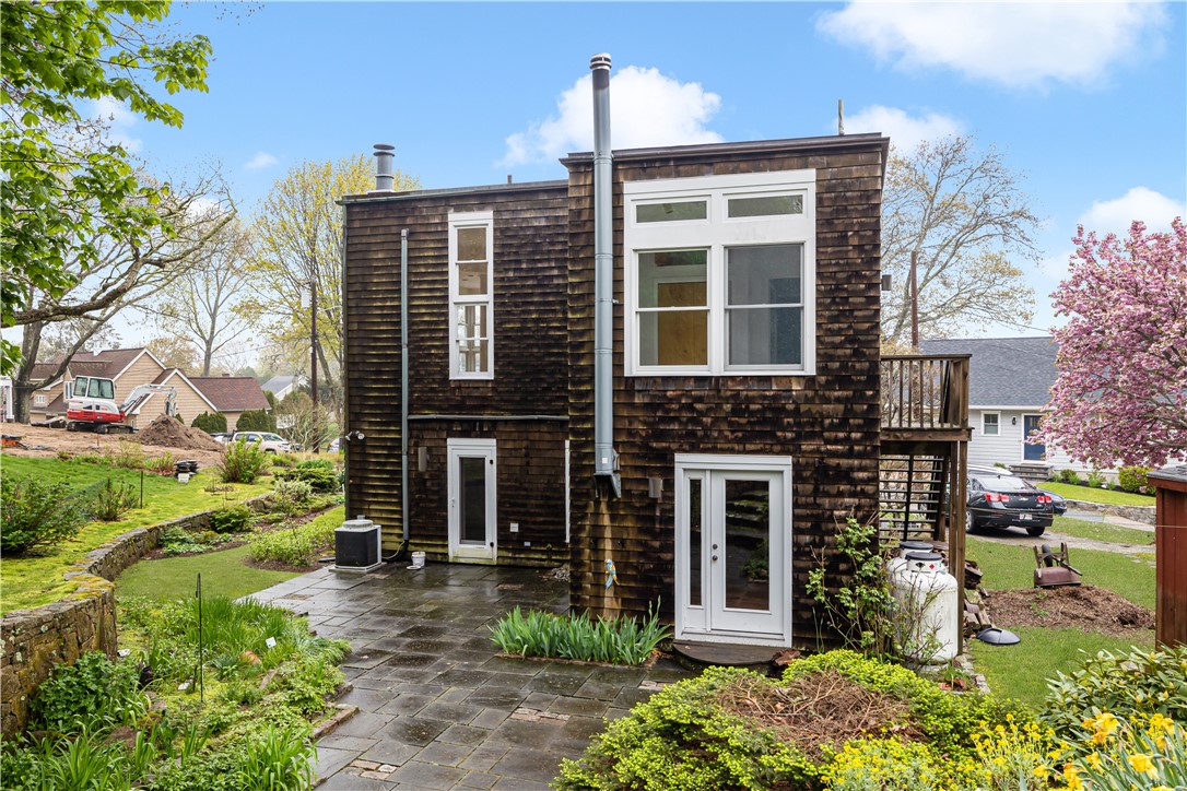 7 Spring Cove Road Narragansett, RI 02882 - Photo 7 of 33