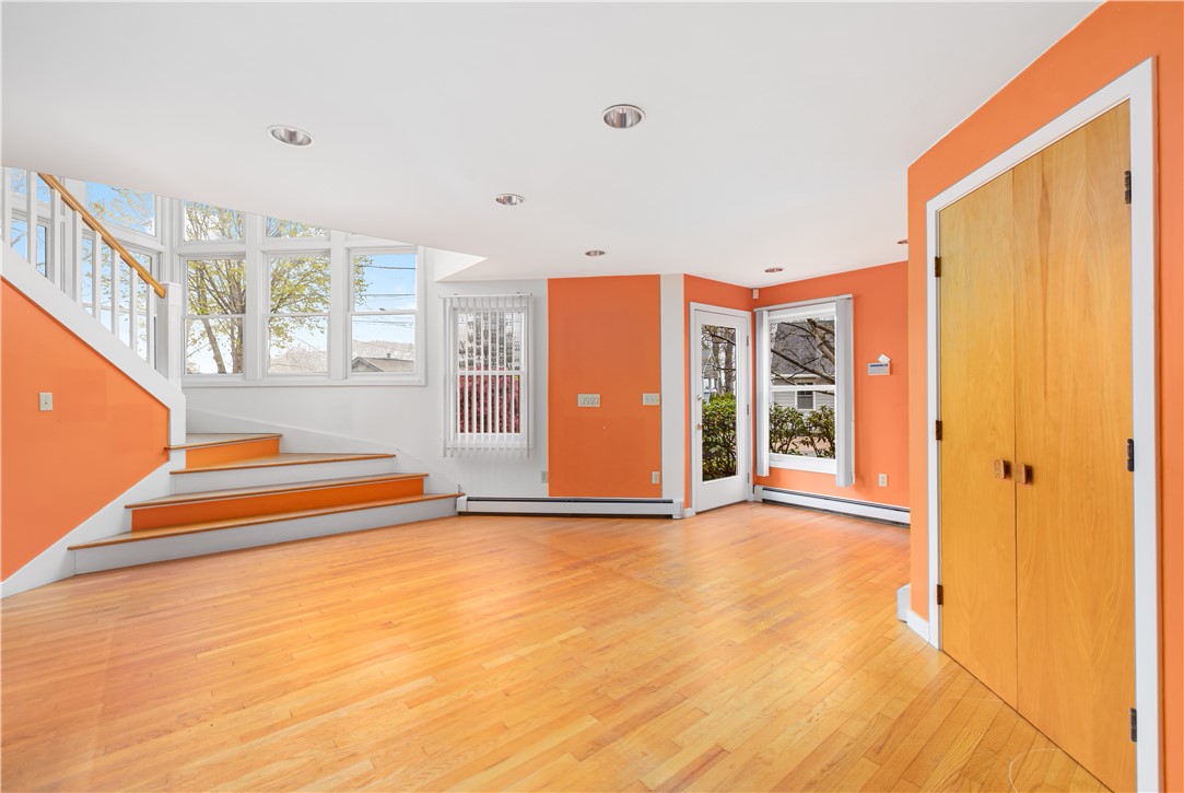 7 Spring Cove Road Narragansett, RI 02882 - Photo 10 of 33