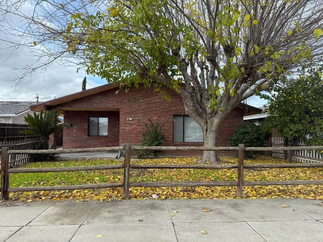 $365,000 | 256 West Durian Avenue, Coalinga, CA 93210