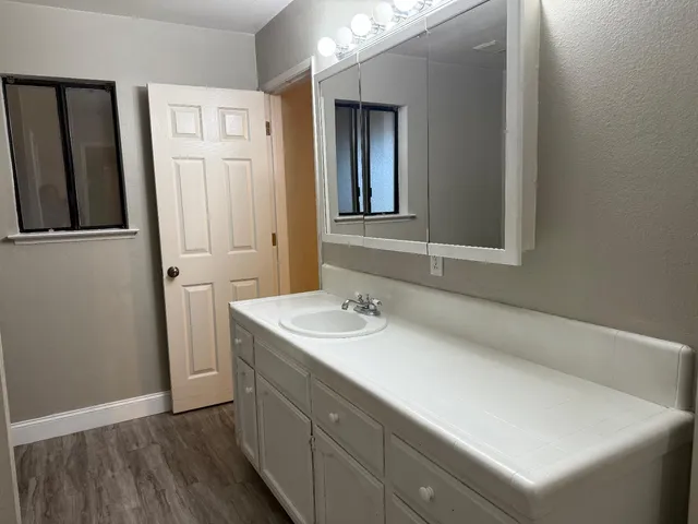 $365,000 | 256 West Durian Avenue, Coalinga, CA 93210