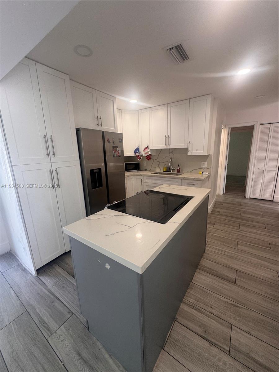 8935 Southwest 38th Street Miami, FL 33165 - Photo 5 of 14