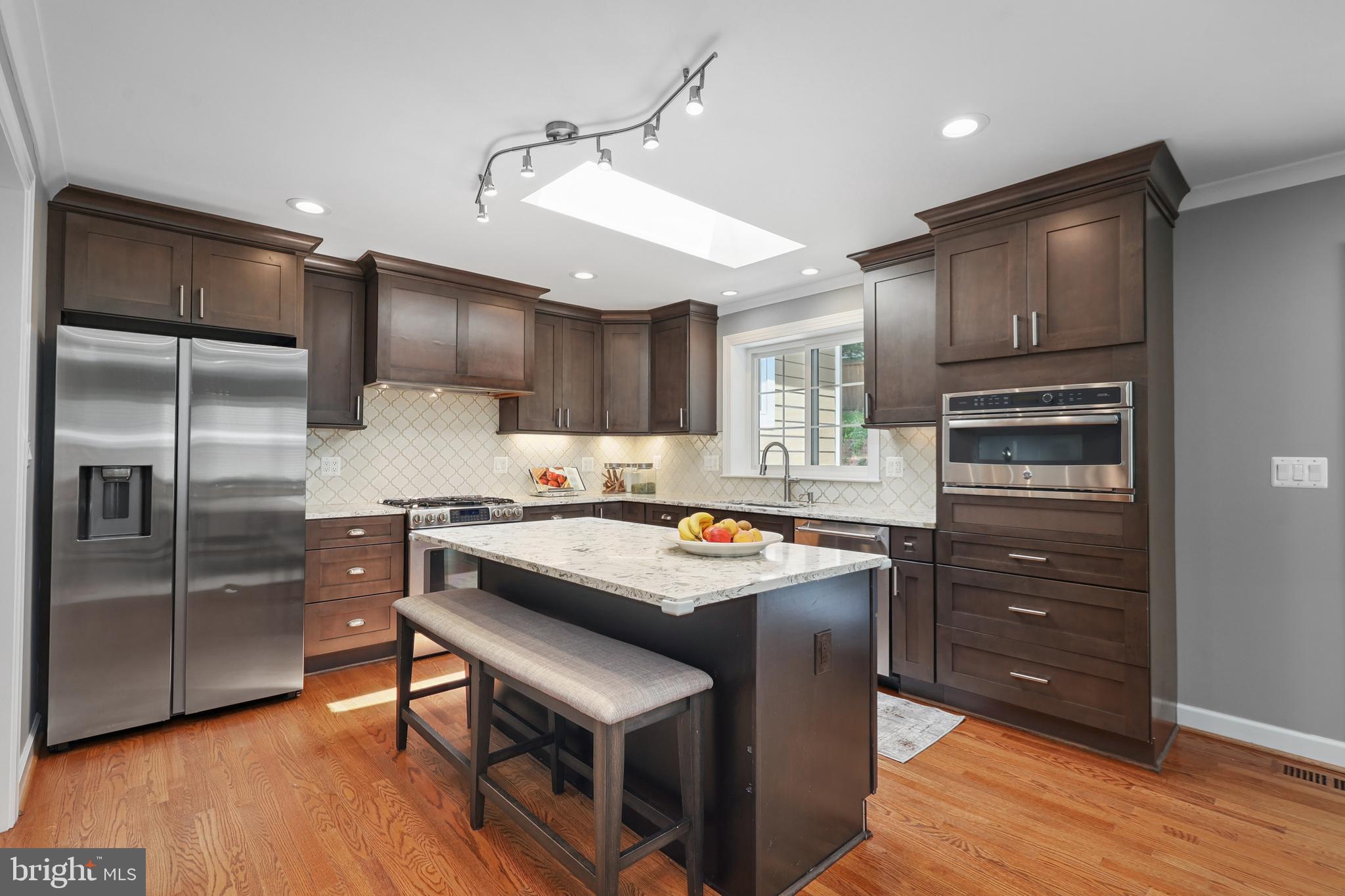 9322 Glenbrook Road Fairfax, VA 22031 - Photo 17 of 39 Stainless appliances, 40" cabinetry