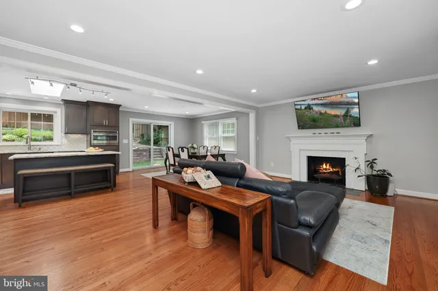 $1,250,000 | 9322 Glenbrook Road, Fairfax, VA 22031