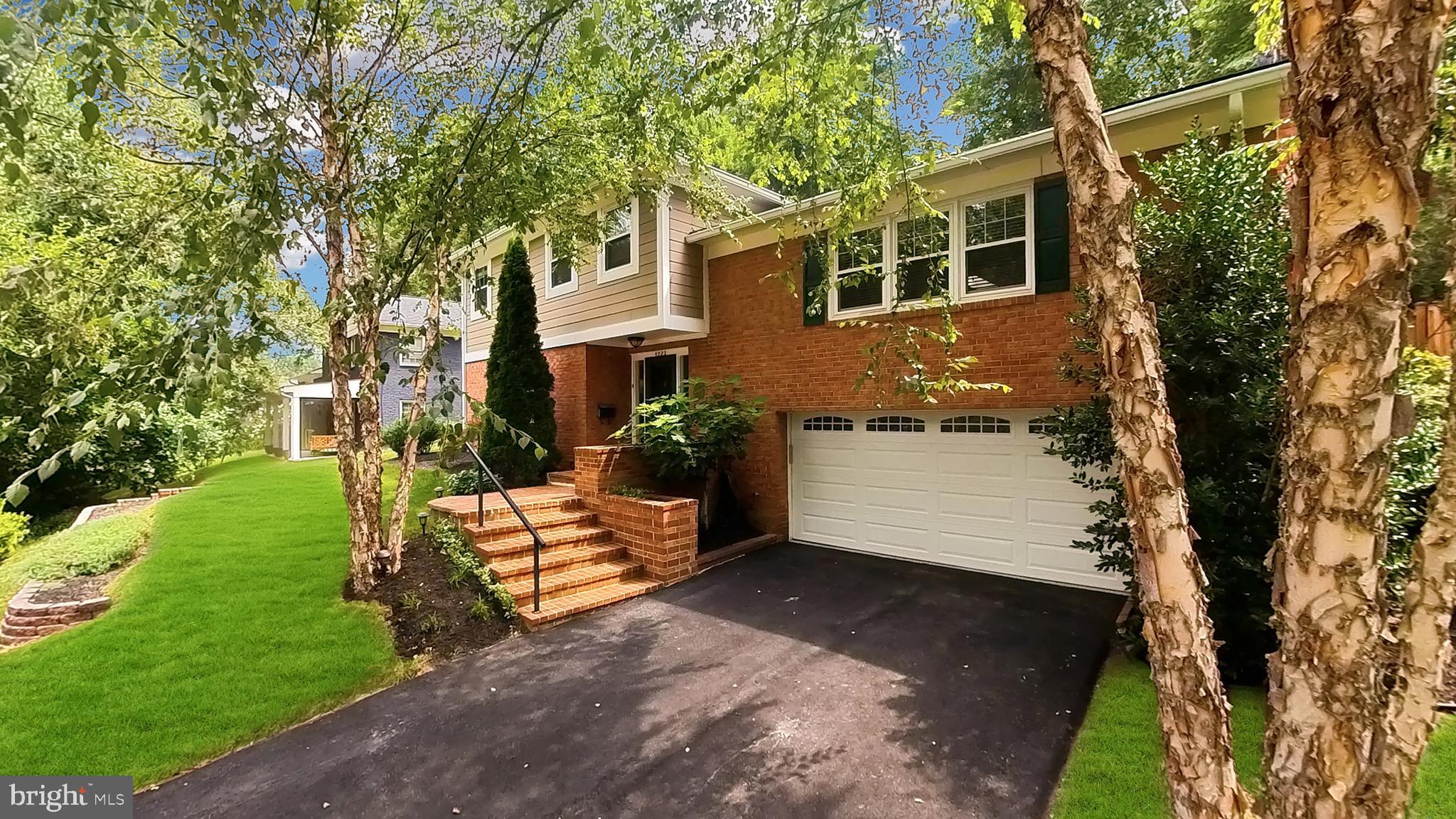 9322 Glenbrook Road Fairfax, VA 22031 - Photo 2 of 39