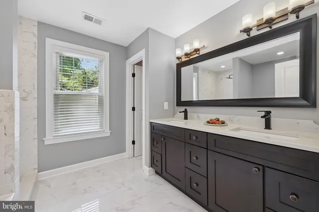 $1,250,000 | 9322 Glenbrook Road, Fairfax, VA 22031