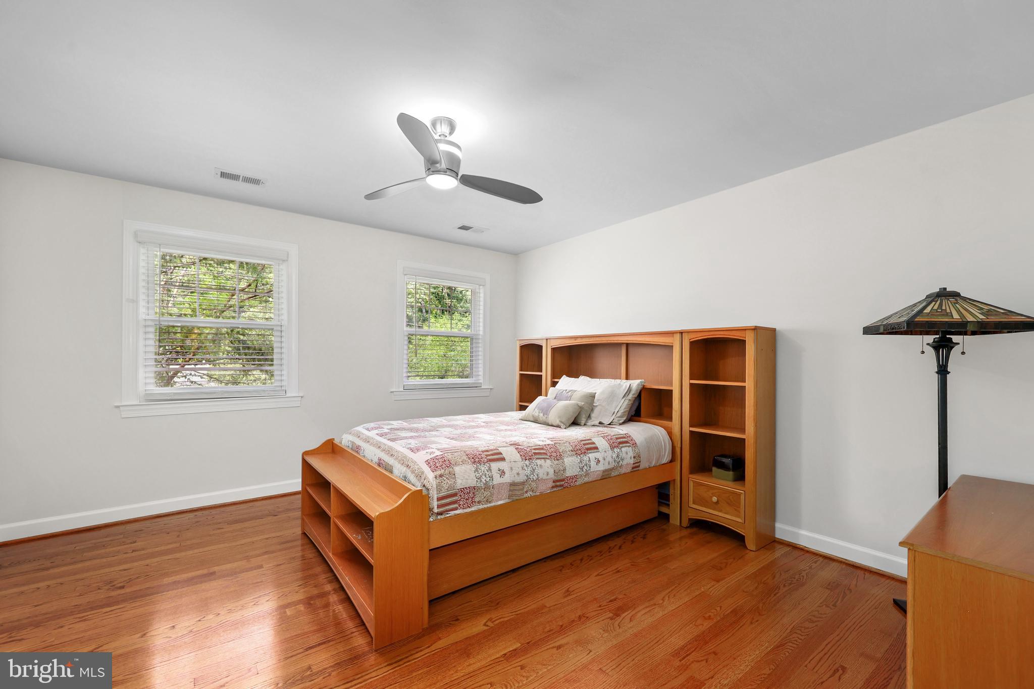 9322 Glenbrook Road Fairfax, VA 22031 - Photo 32 of 39