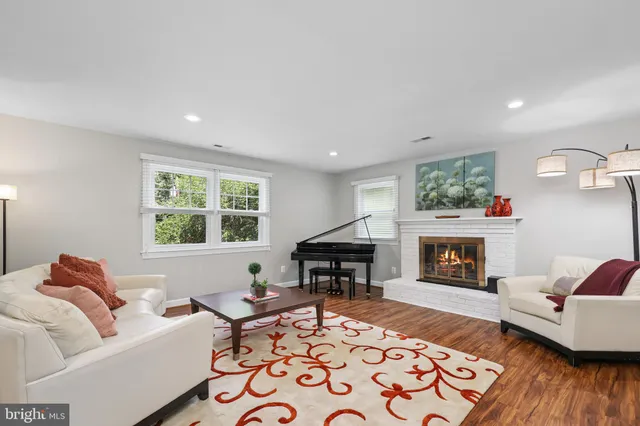 $1,250,000 | 9322 Glenbrook Road, Fairfax, VA 22031