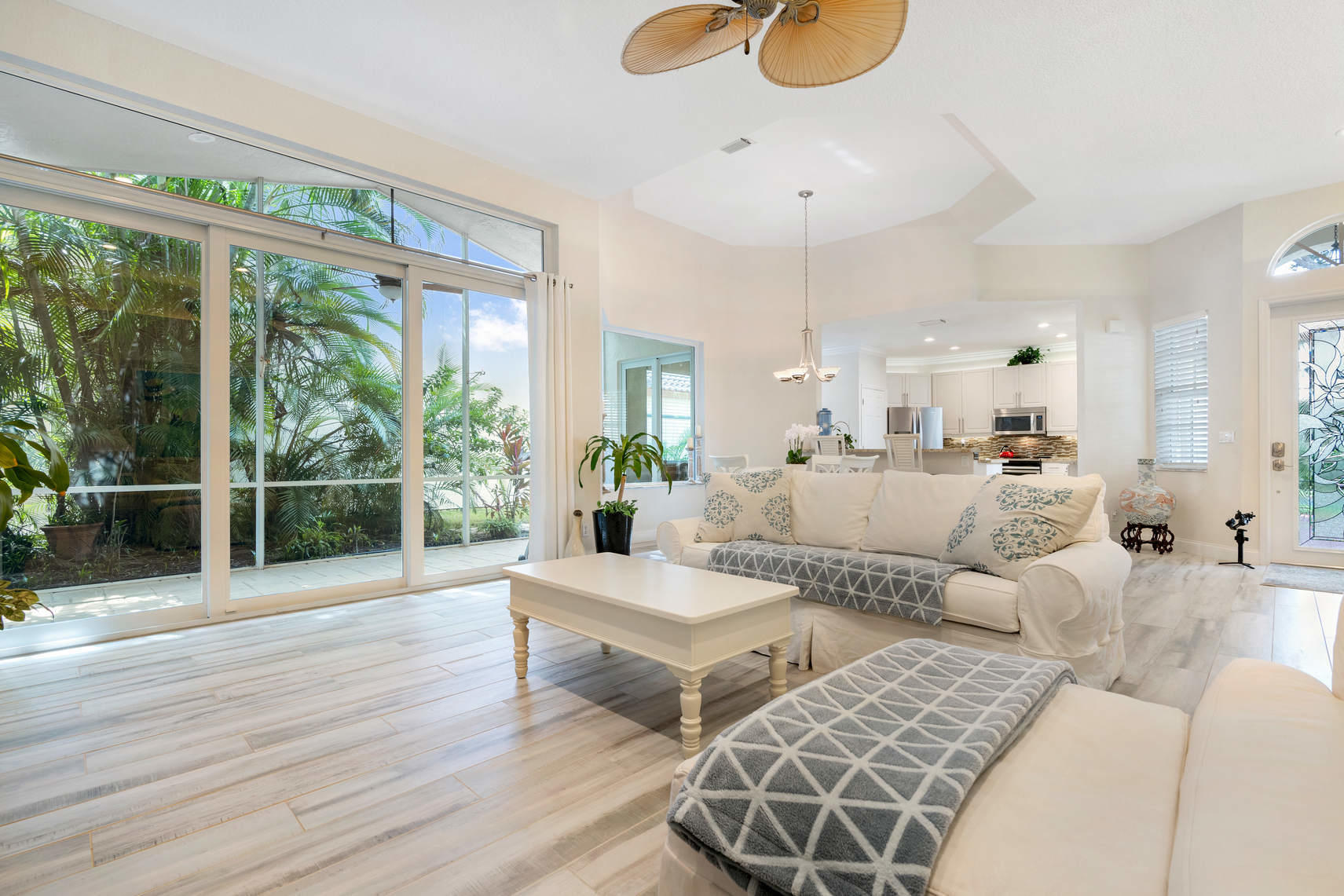 23443 Water Circle Boca Raton, FL 33486 - Photo 7 of 20 Family Room