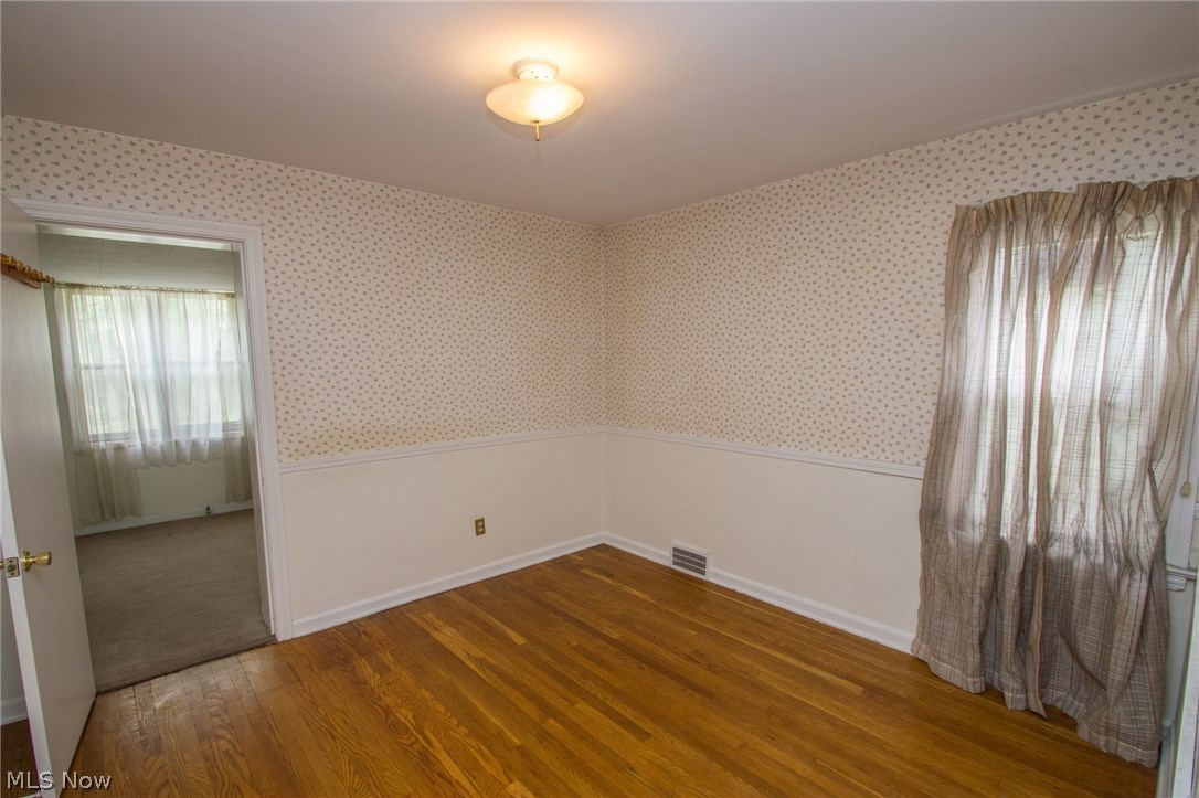 2384 Ashurst Road University Heights, OH 44118 - Photo 7 of 28 Down master bedroom with dressing room