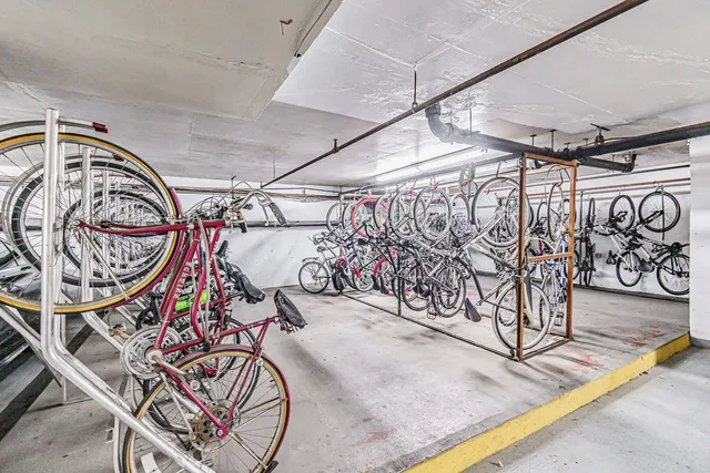 $270,000 | 465 West Dominion Drive, Unit 1302, Wood Dale, IL 60191