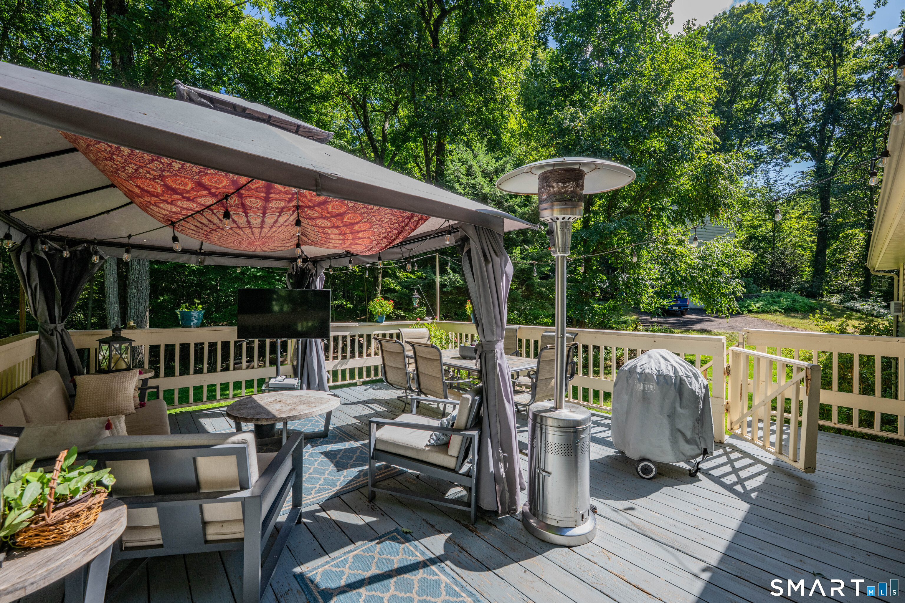 805 Neipsic Road Glastonbury, CT 06033 - Photo 9 of 32 Gallery Image 9