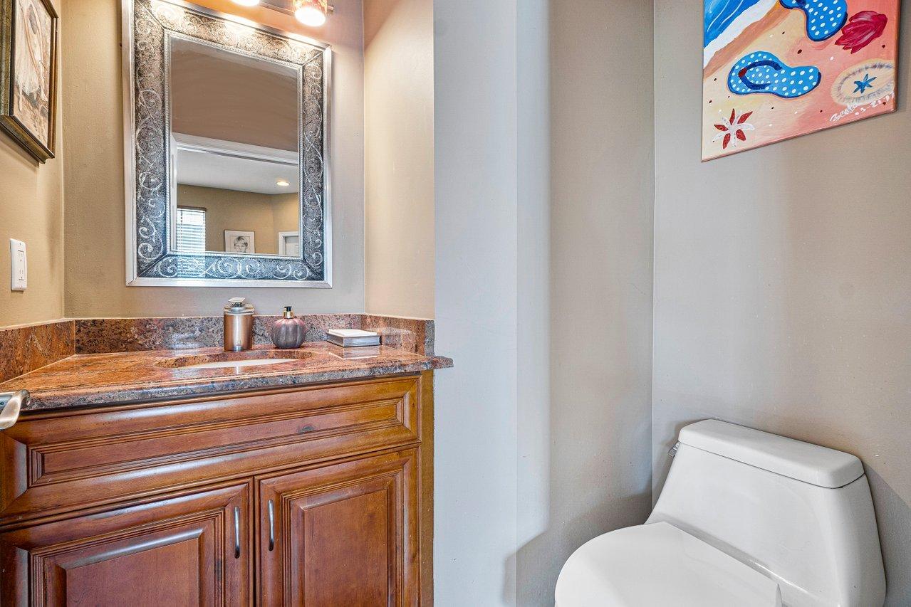 20931 Vía Azalea, Unit 4 Boca Raton, FL 33428 - Photo 5 of 45 Half Bath