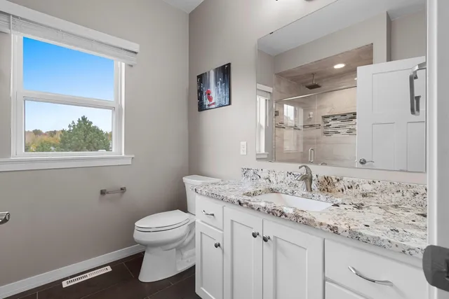 $649,900 | 3442 Leeds Castle Drive, Green Bay, WI 54313