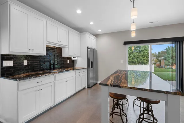 $649,900 | 3442 Leeds Castle Drive, Green Bay, WI 54313