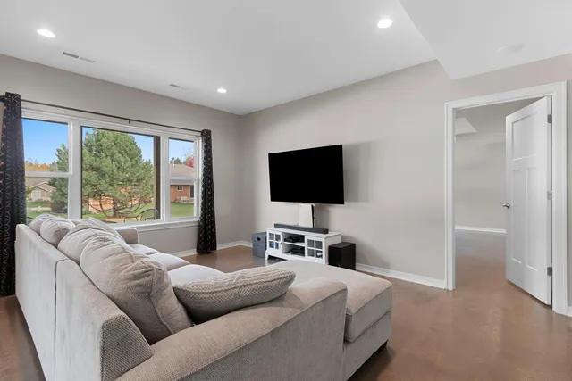 $649,900 | 3442 Leeds Castle Drive, Green Bay, WI 54313