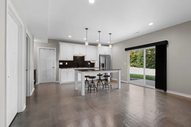 $649,900 | 3442 Leeds Castle Drive, Green Bay, WI 54313