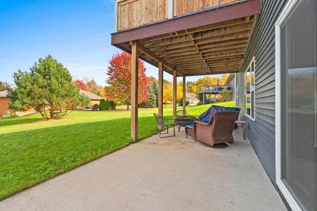 $649,900 | 3442 Leeds Castle Drive, Green Bay, WI 54313